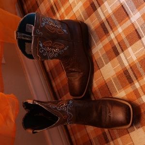 Tooled leather fat baby boots women 9 Ariat